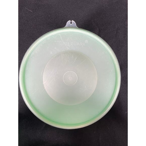 Vintage Tupperware Bundle, Grater, Crisp It Container & Colander, Jadeite Green - Picture 6 of 8